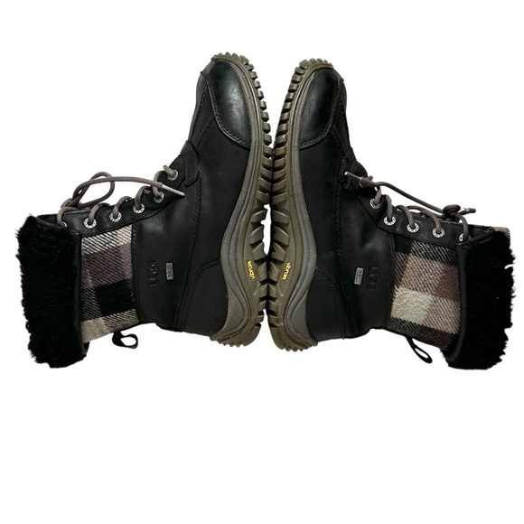 UGG Black Leather & Plaid Adirondack II Vibrum Waterproof Winter Boots Sz 8.5 - Picture 6 of 14